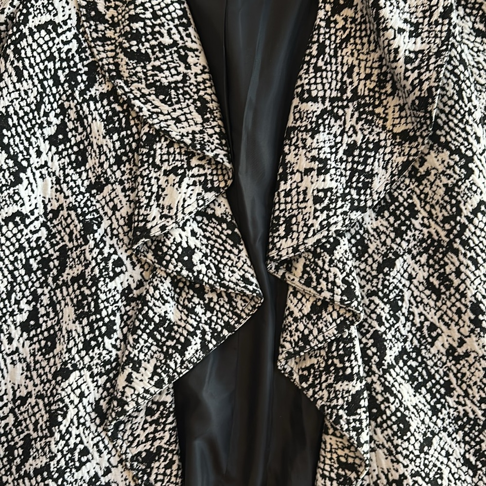 Calvin Klein Black and White Patterned Open-Front Blazer - Picture 11 of 15
